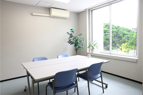 学生生活相談室（1号館2階）